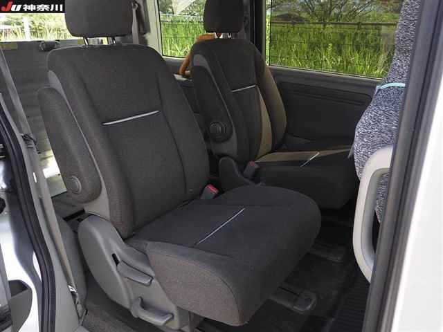 HONDA STEP WAGON 2017