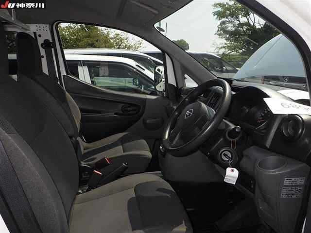 NISSAN NV200 2015