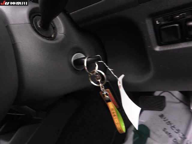 SUZUKI JIMNY 2011