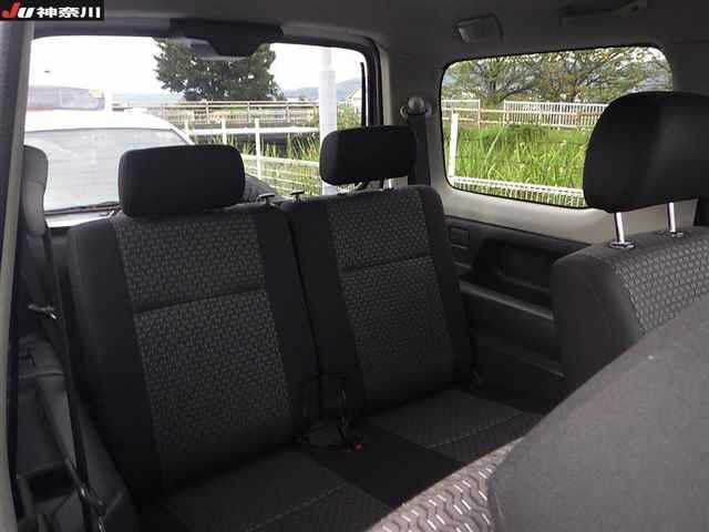 SUZUKI JIMNY 2011