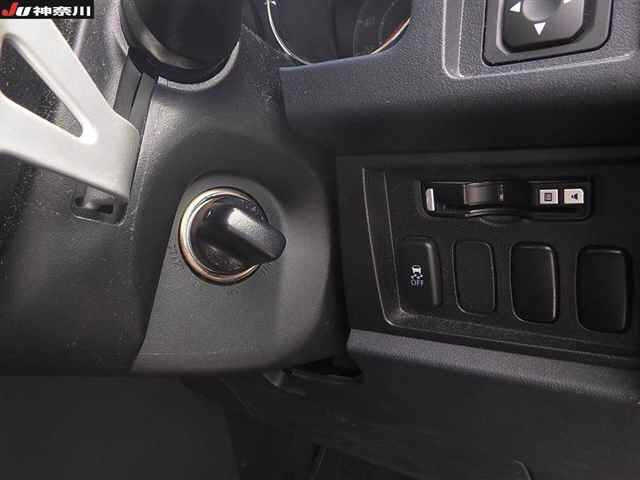 MITSUBISHI DELICA D5 2010