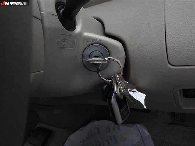 TOYOTA RAUM 2009