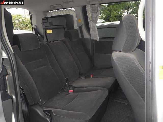 TOYOTA VOXY 2008