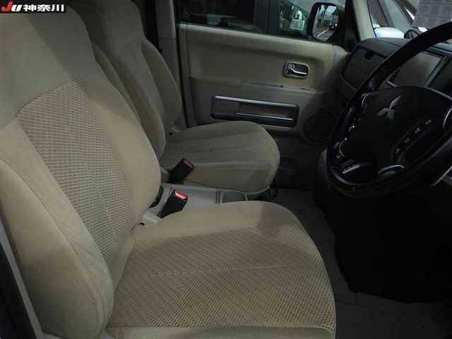 MITSUBISHI DELICA D5 2010