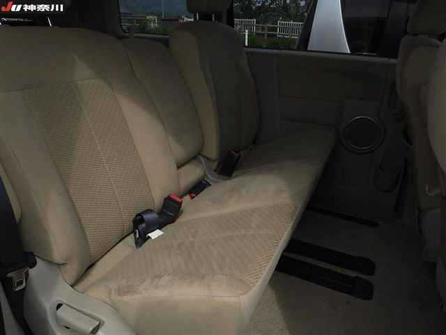 MITSUBISHI DELICA D5 2010