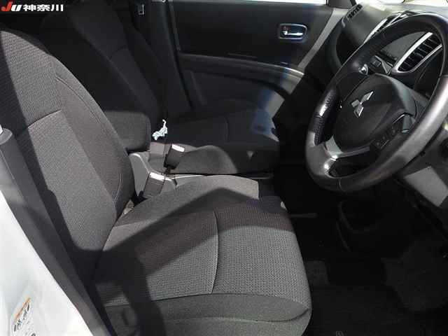 MITSUBISHI DELICA D2 2015