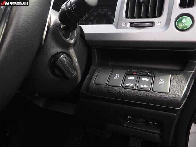 HONDA STEP WAGON 2012