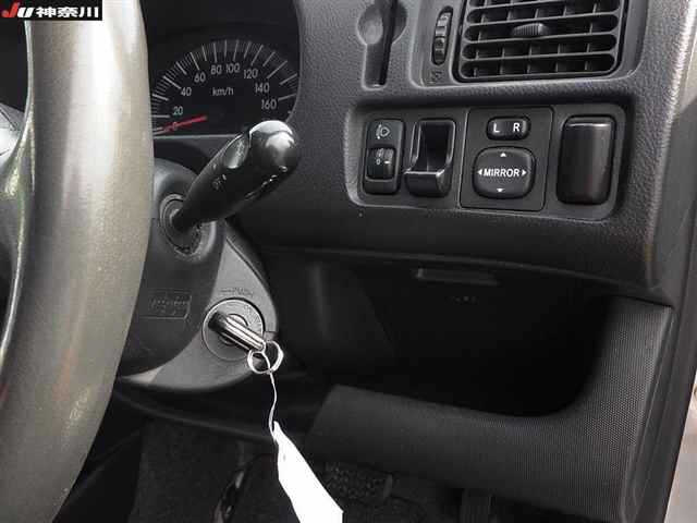 TOYOTA SUCCEED 2013