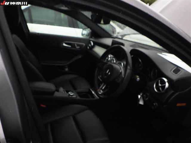 MERCEDES BENZ GLA CLASS 2018