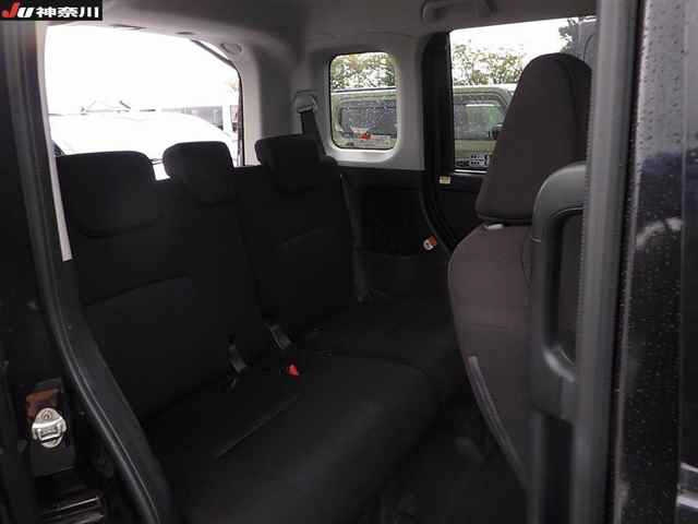 TOYOTA ROOMY 2022