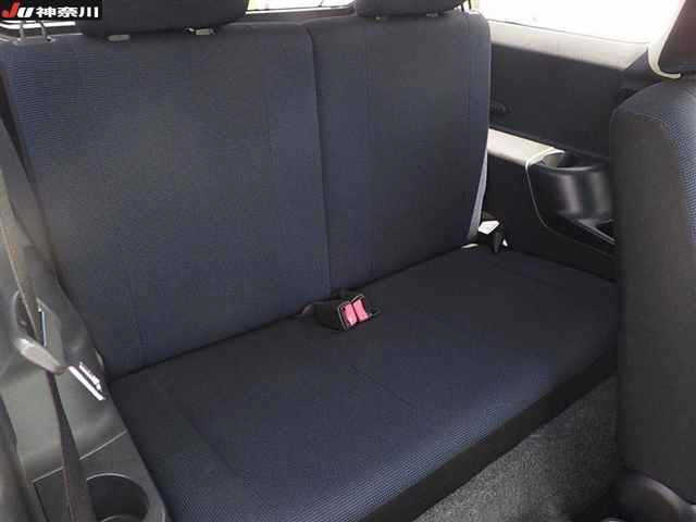 NISSAN KIX 2009