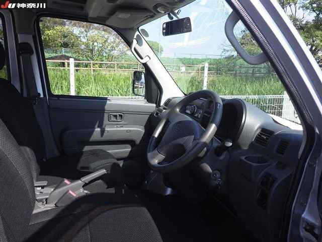 DAIHATSU HIJET VAN 2011
