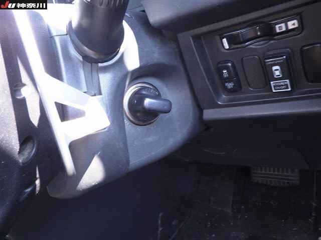 MITSUBISHI DELICA D5 2014