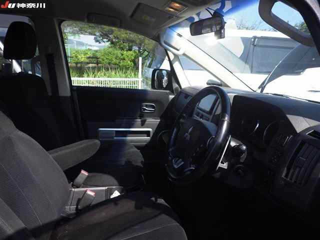 MITSUBISHI DELICA D5 2014