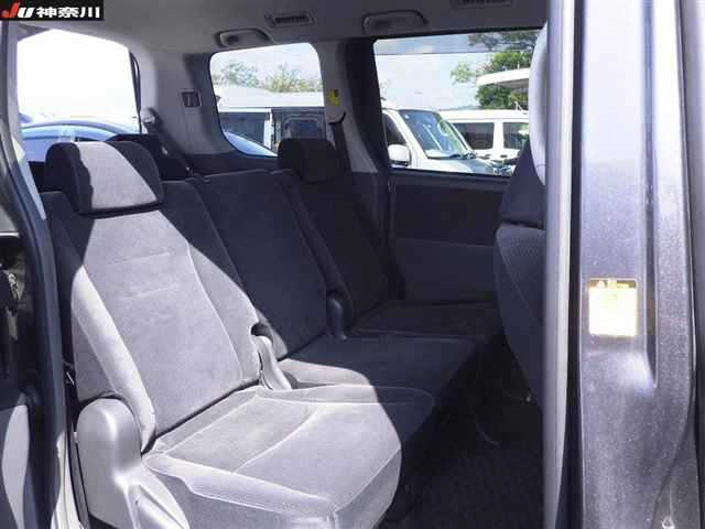TOYOTA NOAH 2009