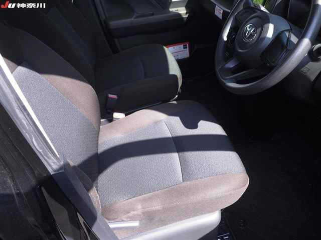 TOYOTA ROOMY 2022