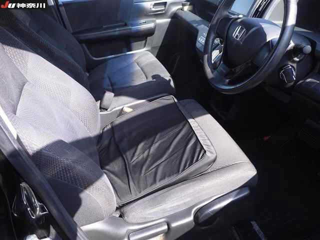 HONDA STEP WAGON 2011