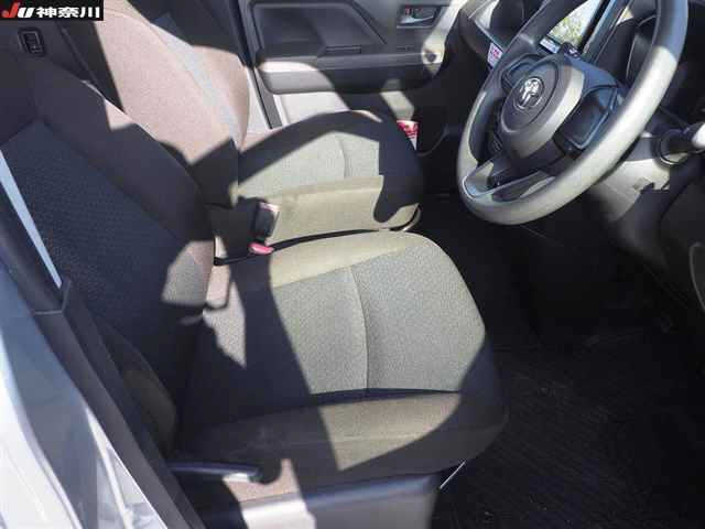 TOYOTA ROOMY 2022