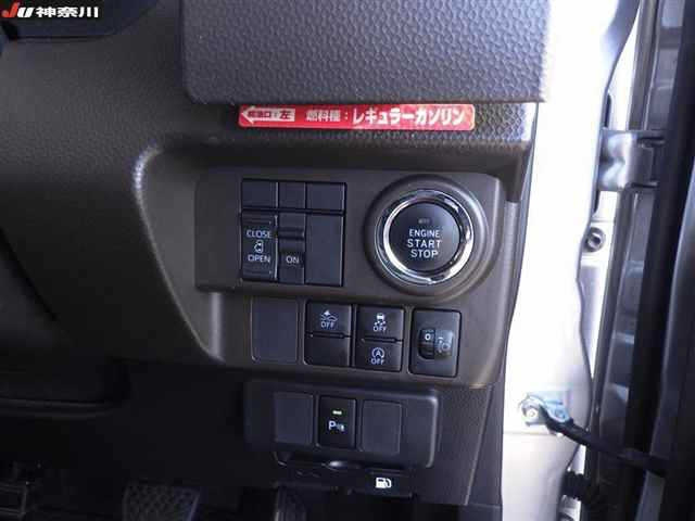 TOYOTA ROOMY 2022