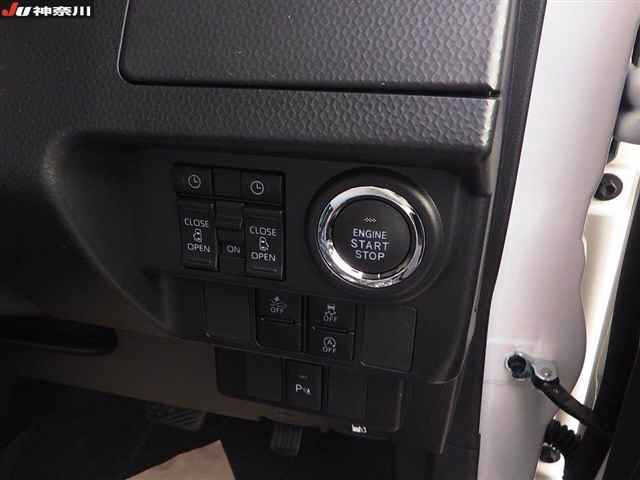 TOYOTA ROOMY 2025