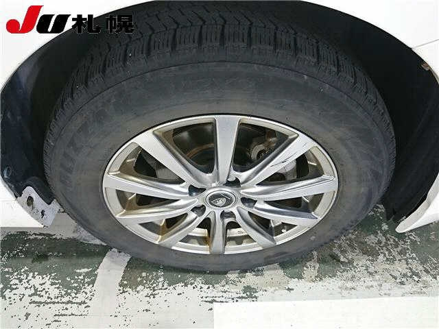 TOYOTA PRIUS ALPHA 2012