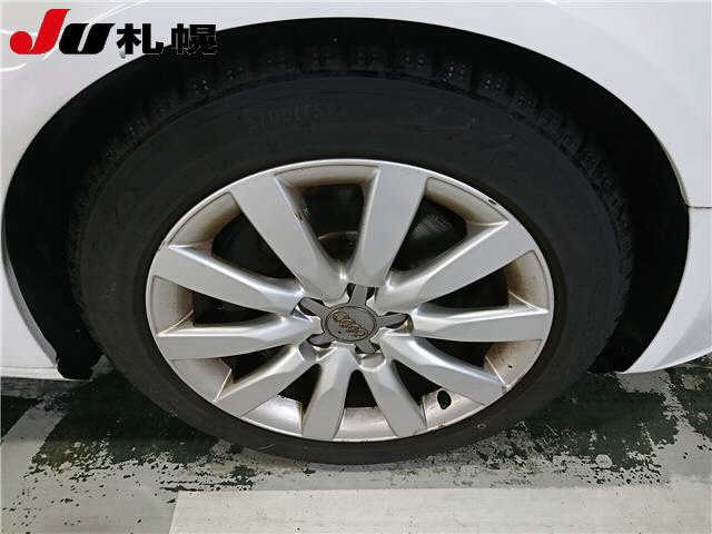 AUDI A4 2011