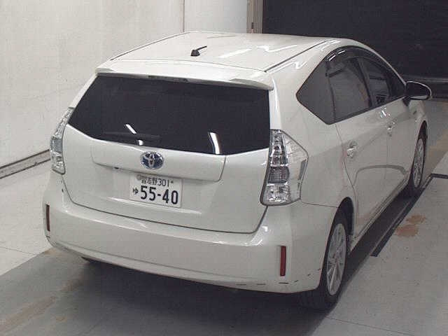 TOYOTA PRIUS ALPHA 2013