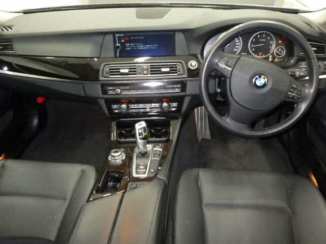 BMW 5 SERIES 2011