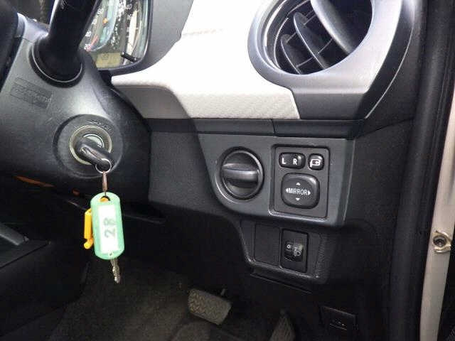 TOYOTA COROLLA AXIO 2013