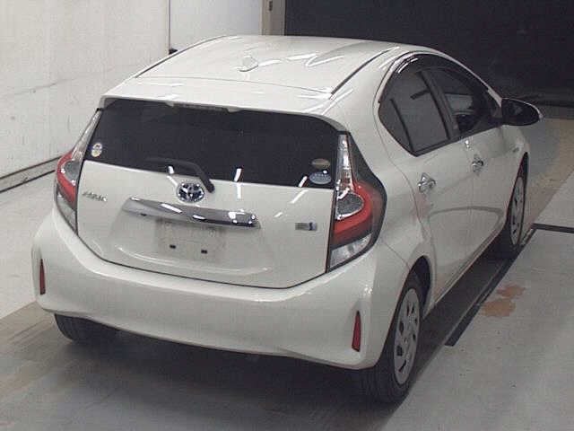 TOYOTA AQUA 2018