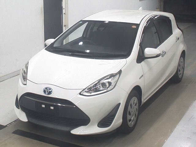 TOYOTA AQUA 2018
