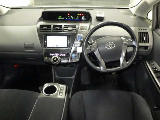 TOYOTA PRIUS ALPHA 2014