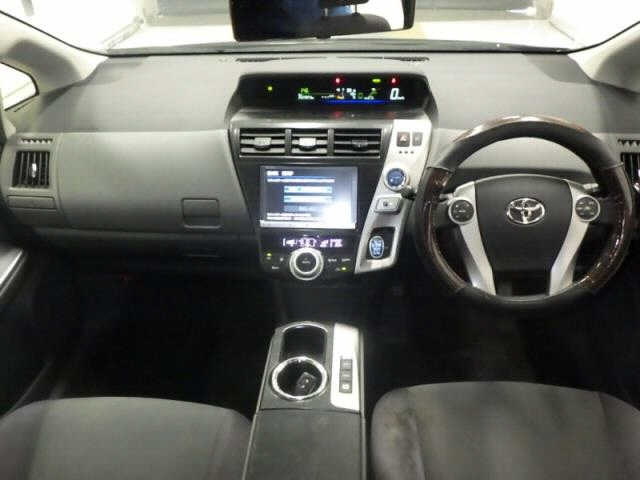 TOYOTA PRIUS ALPHA 2012