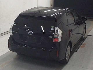 TOYOTA PRIUS ALPHA 2012