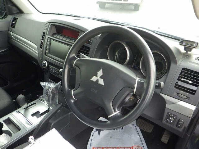 MITSUBISHI PAJERO 2009