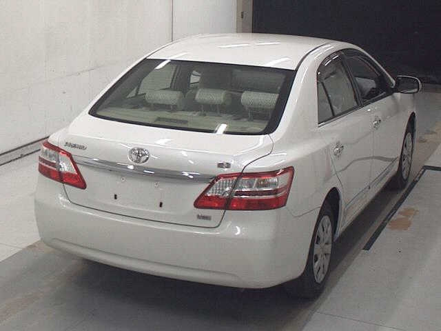 TOYOTA PREMIO 2012