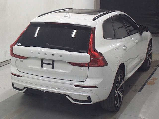 VOLVO XC60 2022