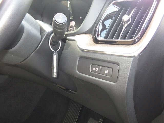 VOLVO XC60 2022