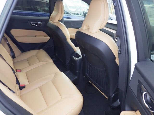 VOLVO XC60 2022