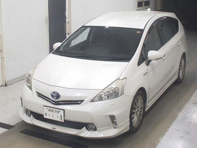 TOYOTA PRIUS ALPHA 2012