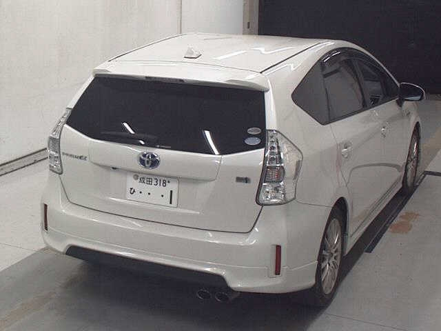 TOYOTA PRIUS ALPHA 2012