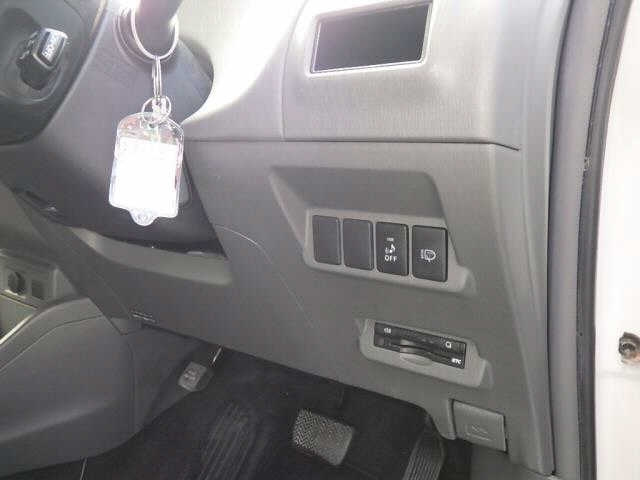 TOYOTA PRIUS ALPHA 2012