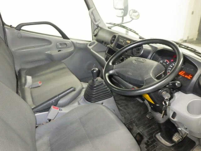 HINO DUTRO 2018