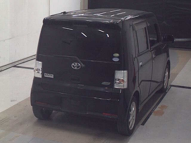 TOYOTA PIXIS SPACE 2014