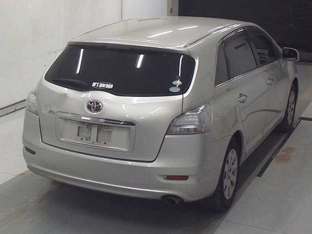 TOYOTA MARK X ZIO 2010