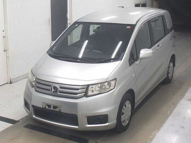 HONDA FREED 2010