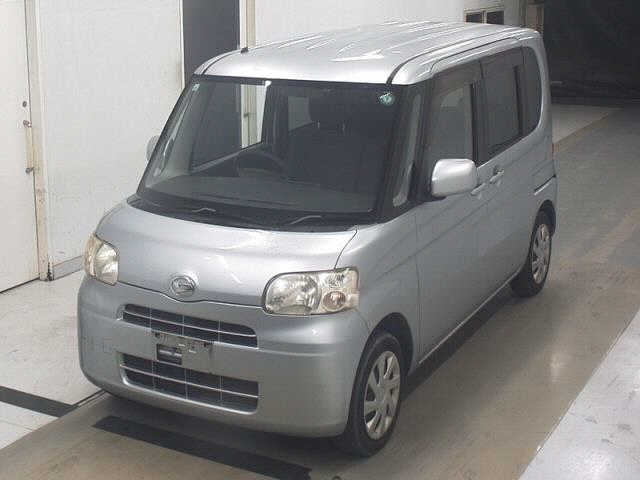 DAIHATSU TANTO 2011