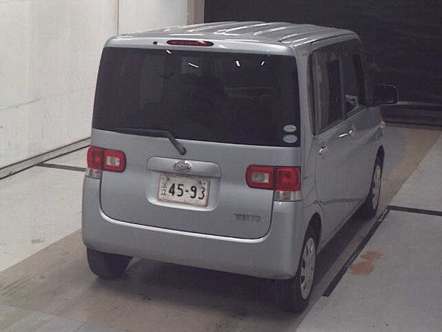 DAIHATSU TANTO 2011