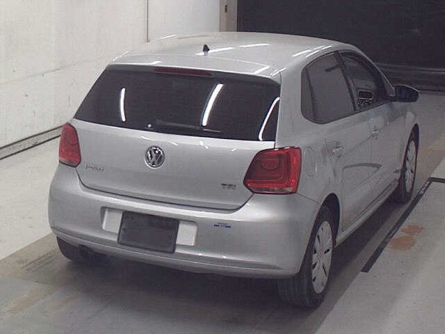 VOLKSWAGEN POLO 2010