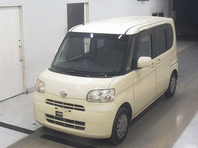 DAIHATSU TANTO 2008